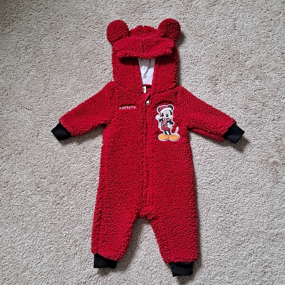 Disney Red and Black Mickey Mouse Footies - Picture 1 of 3